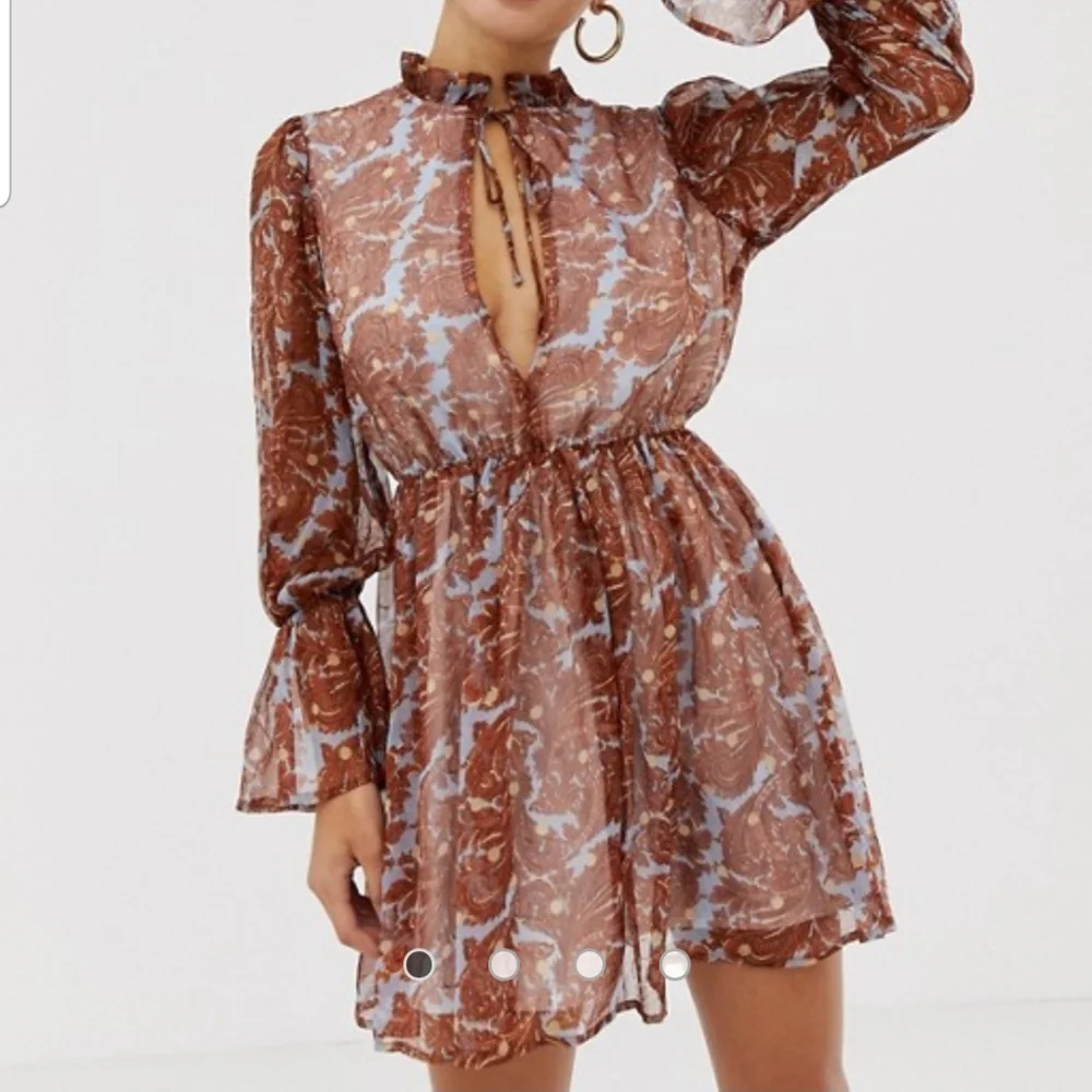 MISSGUIDED DRESS - Picture 2 of 11